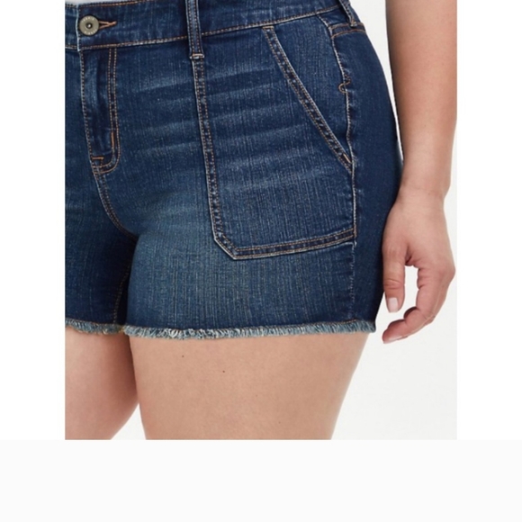 Torrid 3.5 Inch Vintage Stretch Mid-Rise Jean Short - Picture 2 of 7